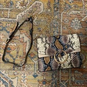 Crossbody purse